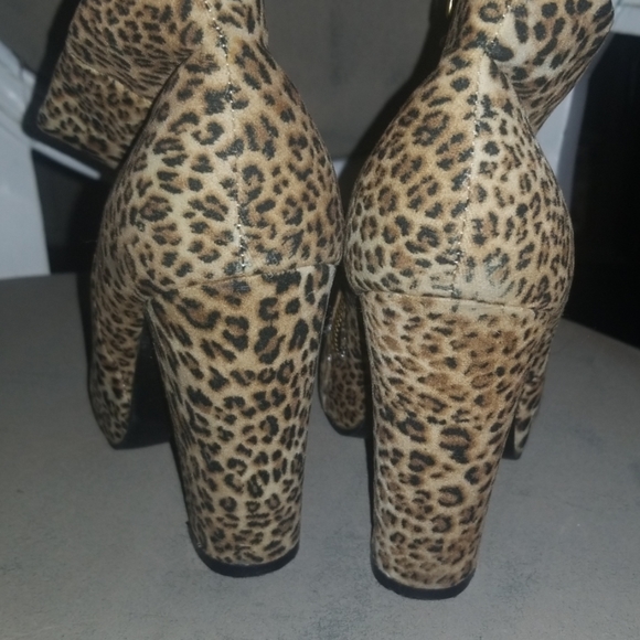 Express Leopard Booties - Picture 3 of 7